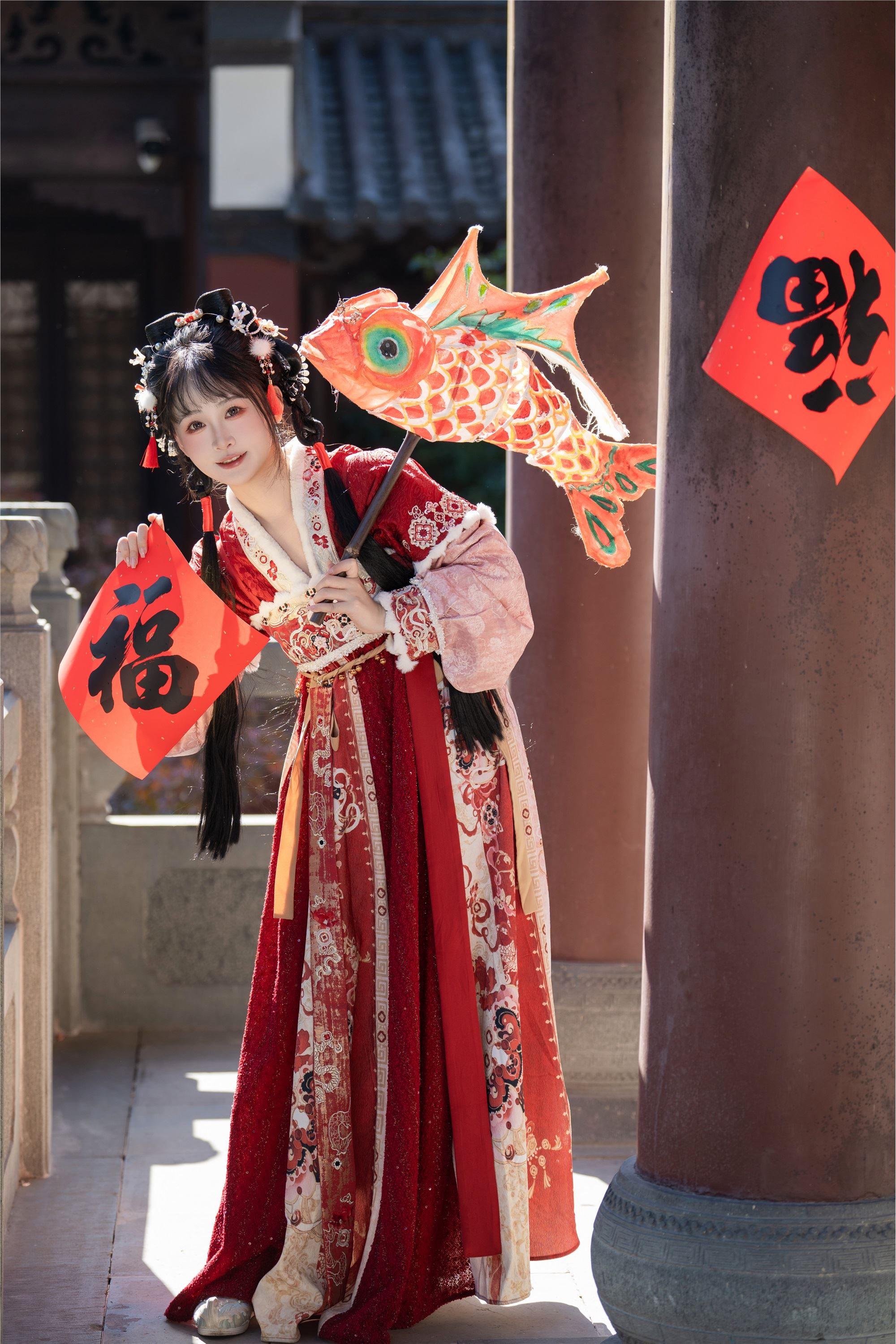 YITUYU艺图语 2025.01.31 提前过蛇年了 湫一只岁岁